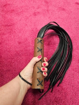 Pejcz premium, typu dyscyplina, flogger, długi, sznurowana rączka,100% skóra naturalna wysokiej jakości, brąz, Whips